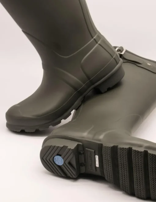 Bota Hunter 1000 tall dark olive de mujer.