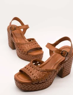 Sandalia Carmela 161637-01 Piel Camel de Mujer