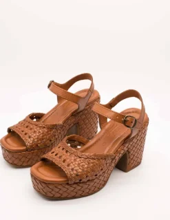Sandalia Carmela 161637-01 Piel Camel de Mujer