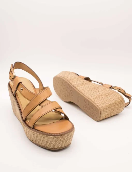 Sandalia Carmela 161546-02 Piel Camel de Mujer