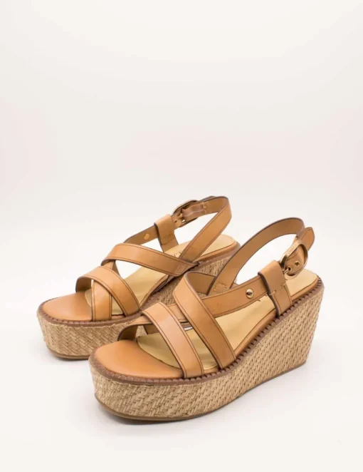 Sandalia Carmela 161546-02 Piel Camel de Mujer