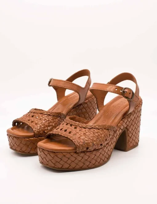 Sandalia Carmela 161637-01 Piel Camel de Mujer