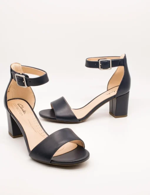 Sandalia Clarks 26176283 Deva Mae Navy Leather de Mujer