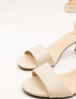 Sandalia Clarks 26177448 Deva Mae Ivory Leather de Mujer