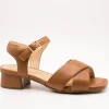 Sandalia Clarks 26181346 Serina35 Cross Tan de Mujer