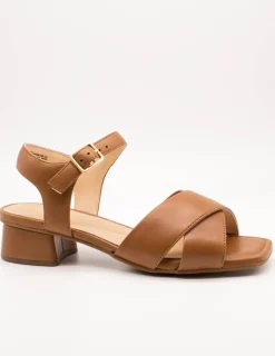Sandalia Clarks 26181346 Serina35 Cross Tan de Mujer