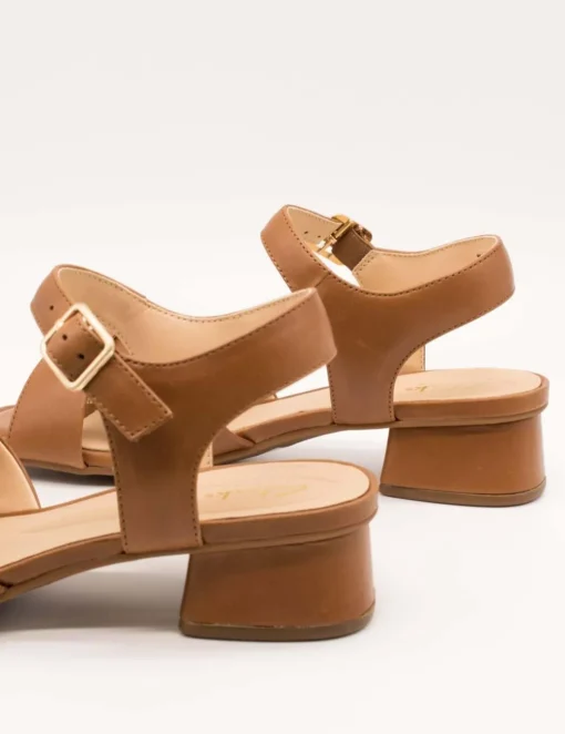 Sandalia Clarks 26181346 Serina35 Cross Tan de Mujer