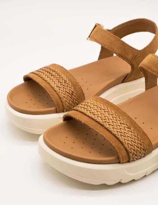Sandalia Geox D55SZC 00022 C6001 Marrón de Mujer