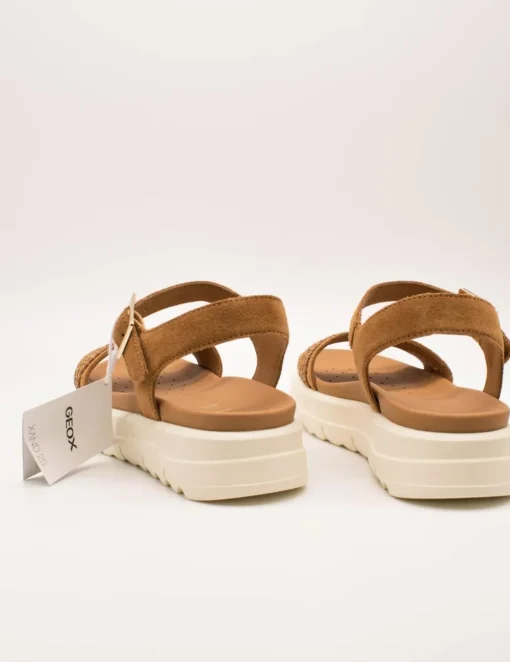 Sandalia Geox D55SZC 00022 C6001 Marrón de Mujer