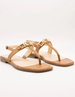 Sandalia Guess FLJREL LEA21 Reality Tan de Mujer