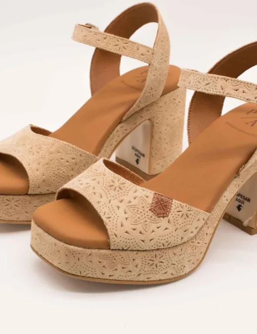 Sandalia Popa Marsella Grabado Beige Serraje de Mujer