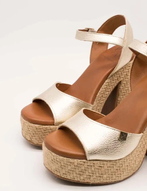 Sandalia Popa Monsul Laminado Oro Galaxy de Mujer