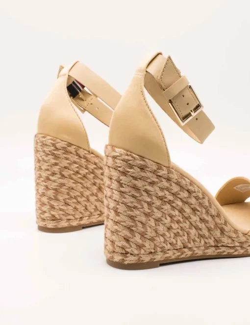 Sandalia Tommy Hilfiger FW07914-ACR Harvest Wheat de Mujer
