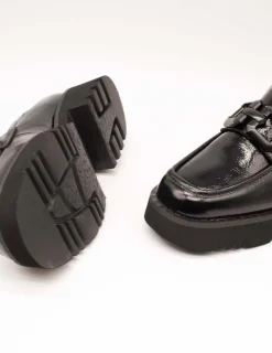 Zapato Carmela 161124 Charol Napa Negro de Mujer