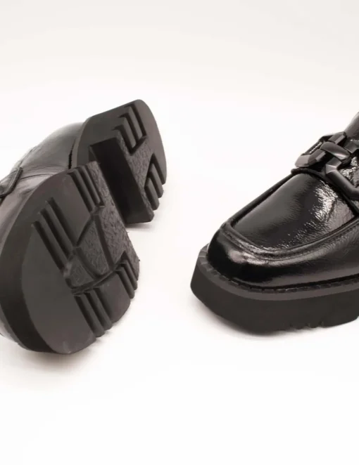 Zapato Carmela 161124 Charol Napa Negro de Mujer