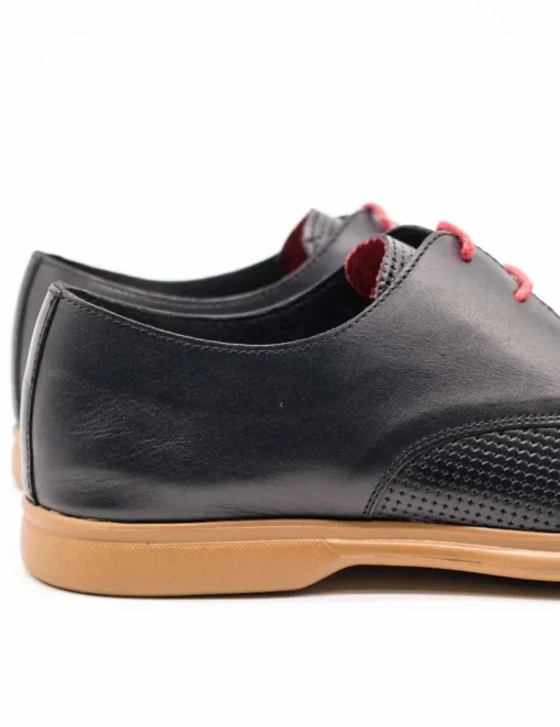Zapato Keep Honest 16067 picado cruces de hombre