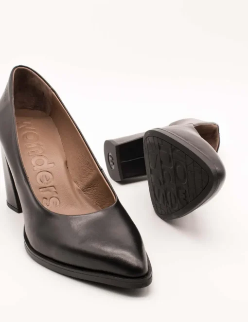 Zapato Wonders M-5420 Iconic Negro de Mujer