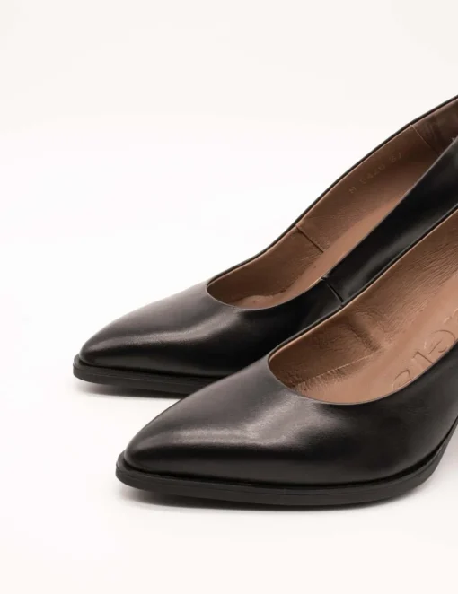 Zapato Wonders M-5420 Iconic Negro de Mujer