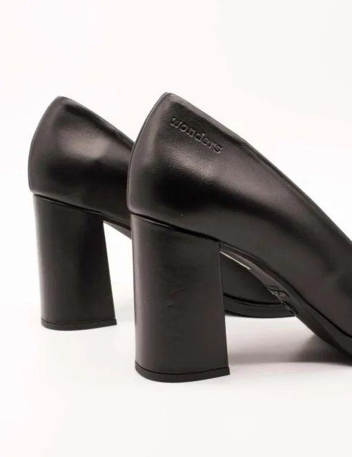 Zapato Wonders M-5420 Iconic Negro de Mujer